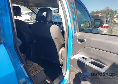 2008 Jeep Compass Sport z USA, uszkodzony, nr VIN 1J8FT47W68D772504